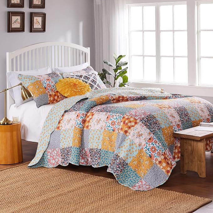 Greenland Home Carlie Modern Floral Reversible Quilt Set, 3-Piece Full/Queen - Image 3
