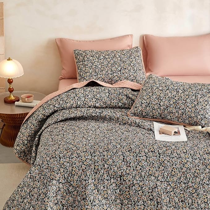 Wake In Cloud - Floral Quilt Set, Cute Vintage Flower Cottagecore Shabby Chic by WakeInCloud