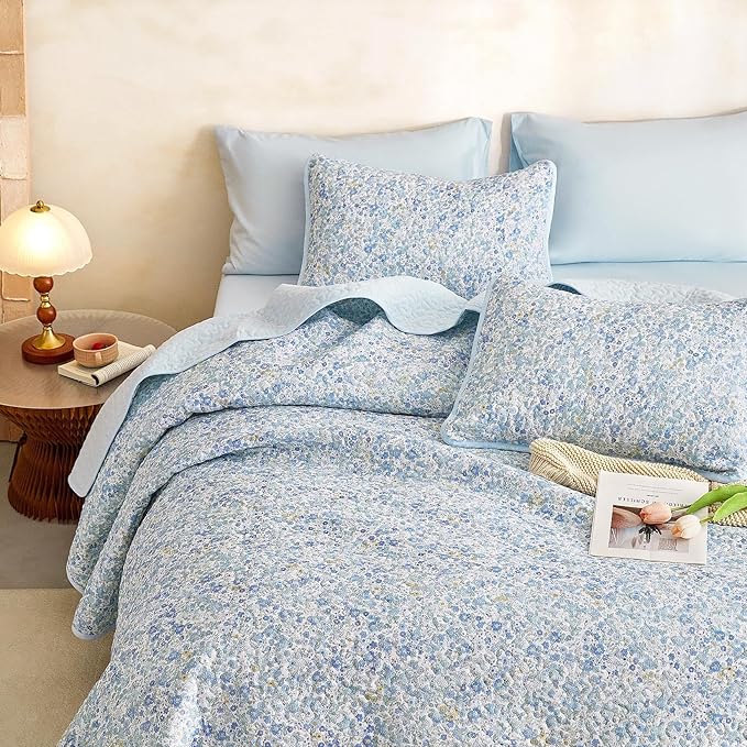 Wake In Cloud - Floral Quilt Set, Cute Vintage Flower Cottagecore Shabby Chic by WakeInCloud