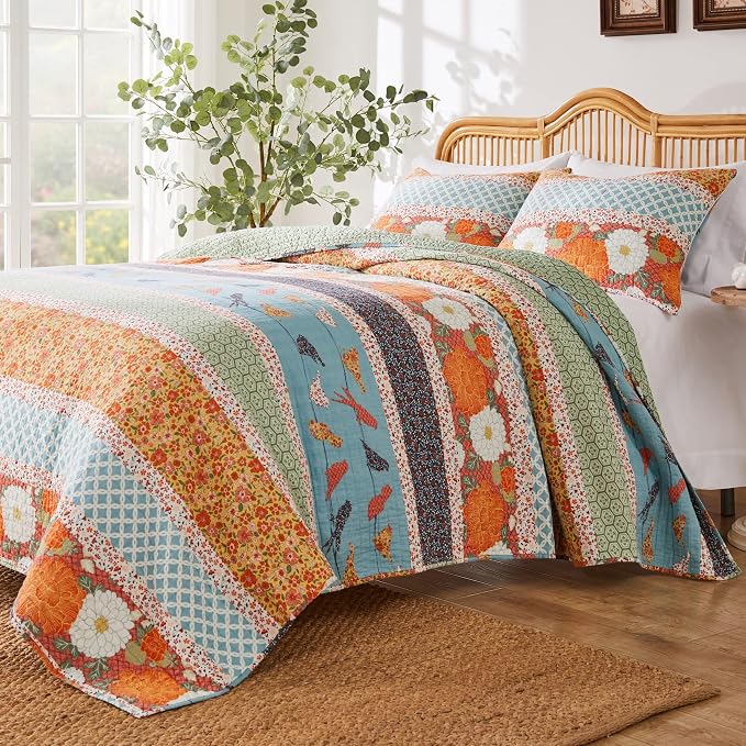 Greenland Home Carlie Modern Floral Reversible Quilt Set, 3-Piece Full/Queen by GreenlandHome