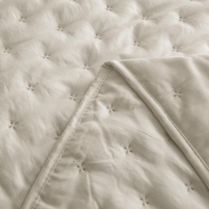 ROARINGWILD Beige King Size Quilt Bedding Set - Image 4