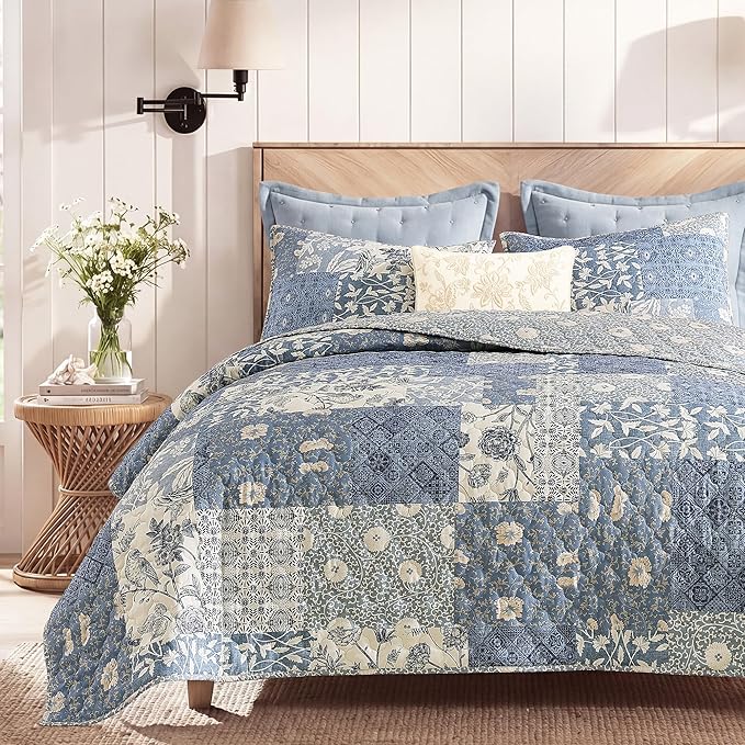 BLOOMHAVEN Quilt Set King Size, Patchwork Blue Floral Quilt Sets, Reversible by BLOOMHAVEN