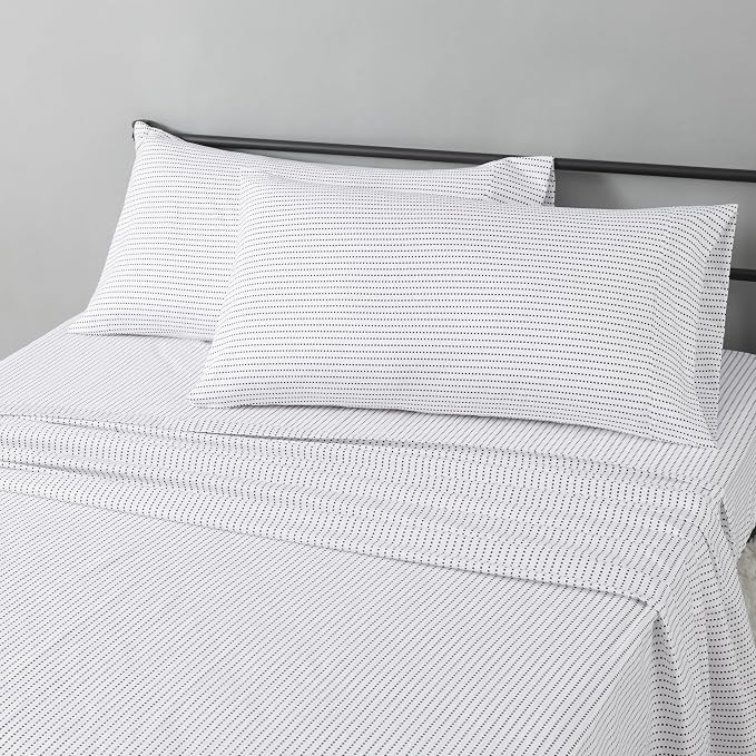 Amazon Basics Lightweight Microfiber 4-Piece Bed Sheet Set by AmazonBasics