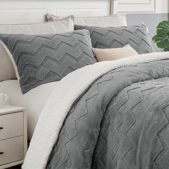 BEDELITE Fluffy Full Size Comforter Set by BEDELITE